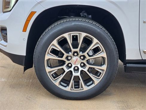 New 2026 GMC Yukon XL Denali w/ Denali Reserve Package image 9