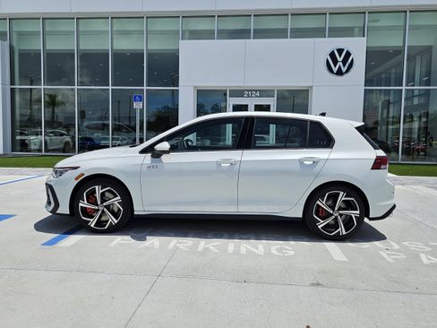 New 2025 Volkswagen GTI SE image 4