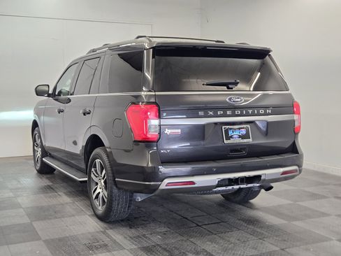 Certified 2022 Ford Expedition XLT image 5
