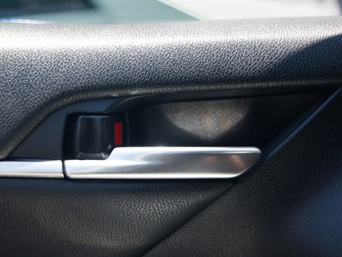 Used 2021 Toyota Camry XSE FWD image 43