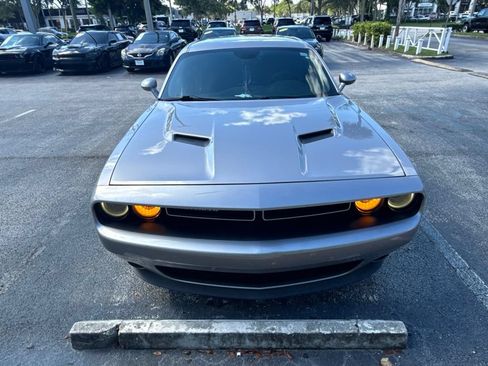 Used 2016 Dodge Challenger SXT RWD image 2