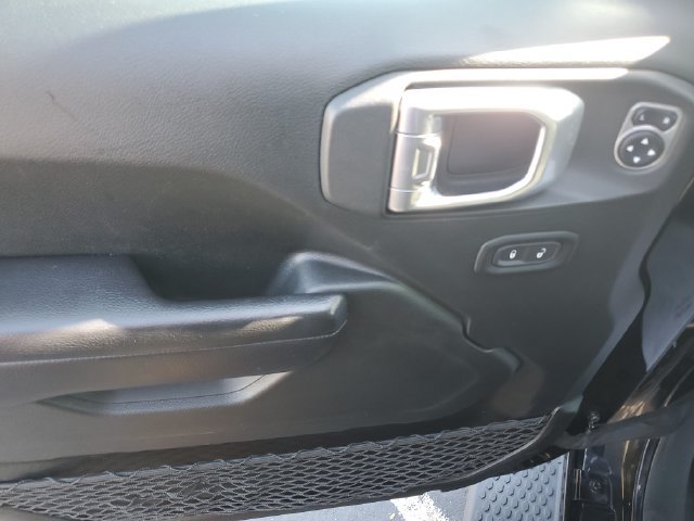 Used 2019 Jeep Wrangler Unlimited Sport S AWD/4WD image 16