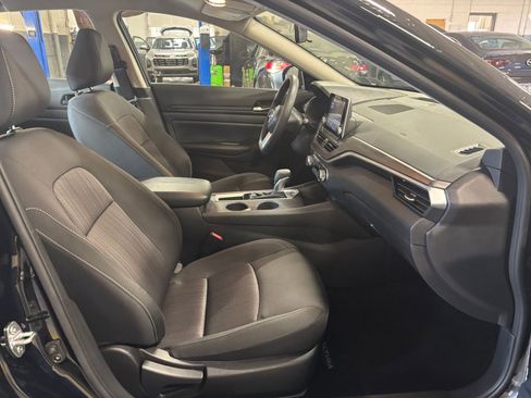 Used 2025 Nissan Altima 2.5 SV image 27