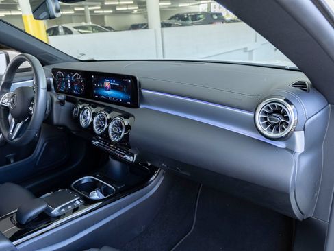 Used 2023 Mercedes-Benz CLA 250 image 29