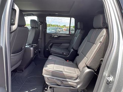 New 2026 Chevrolet Suburban RST w/ Comfort Package AWD/4WD image 19