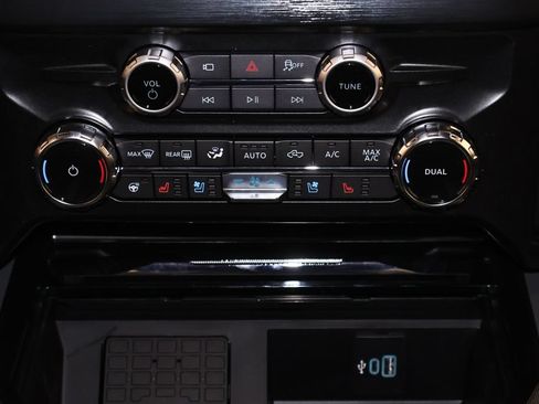 New 2026 Ford F350 Lariat w/ Black Appearance Package AWD/4WD image 31