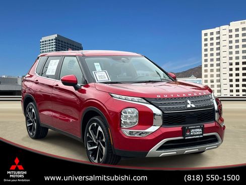 Used 2023 Mitsubishi Outlander SE FWD image 1