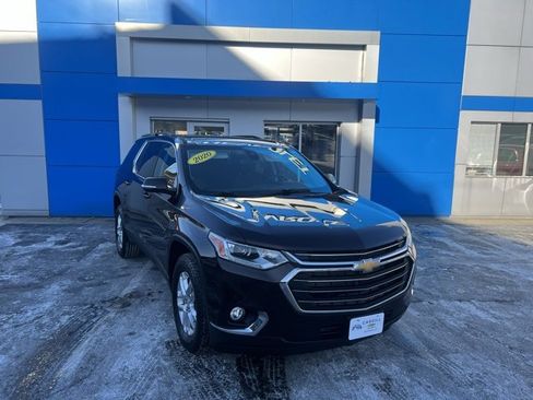 Used 2020 Chevrolet Traverse LT w/ Driver Confidence II Package image 3