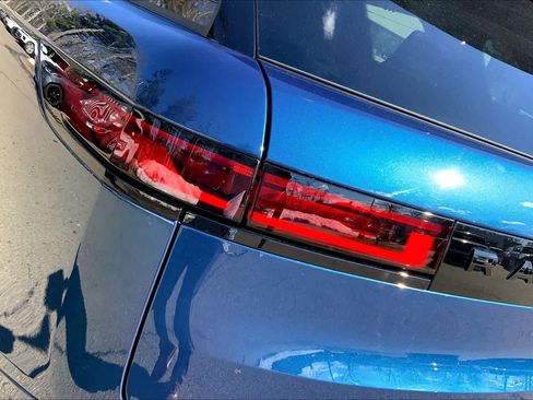 New 2026 Land Rover Range Rover Sport SV image 5