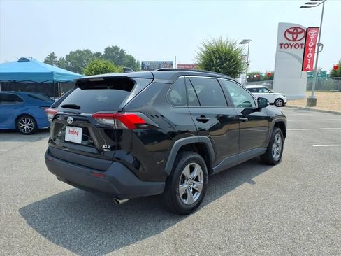 Used 2023 Toyota RAV4 XLE w/ Convenience Package AWD/4WD image 4