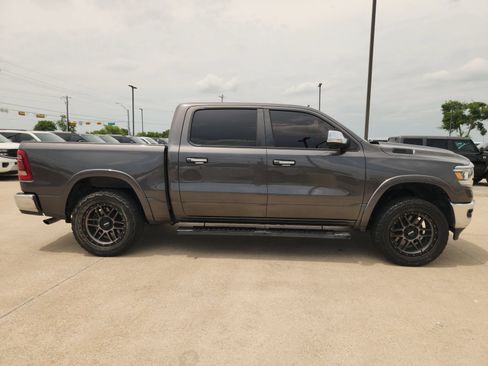 Used 2019 RAM 1500 Laramie AWD/4WD image 7