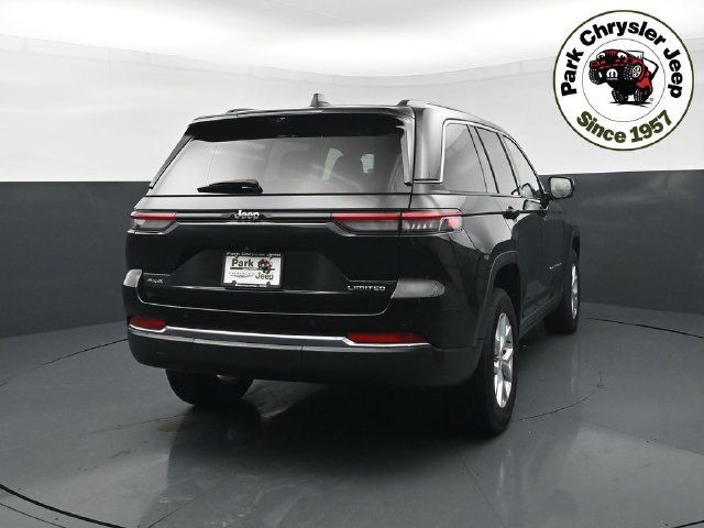 Used 2023 Jeep Grand Cherokee Limited w/ Luxury Tech Group II AWD/4WD image 5