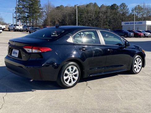 Used 2025 Toyota Corolla LE image 7