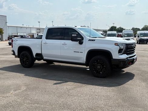 Used 2025 Chevrolet Silverado 2500 LTZ w/ LTZ Plus Package AWD/4WD image 10