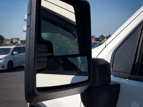 Used 2022 Chevrolet Silverado 2500 Custom w/ Custom Convenience Package AWD/4WD image 26