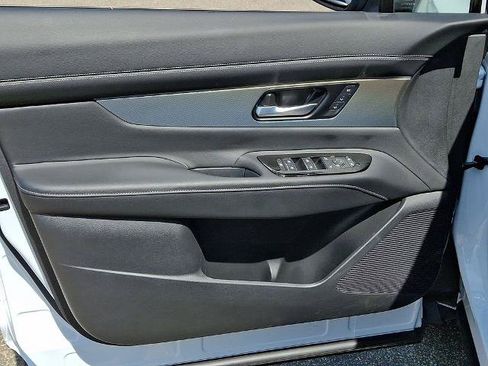 Certified 2025 Nissan Murano SL w/ Cargo Package AWD/4WD image 13