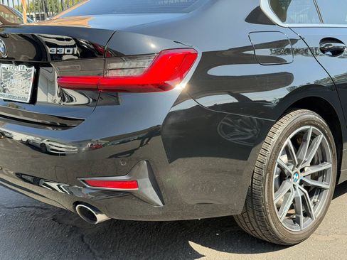 Used 2020 BMW 330i Sedan w/ Convenience Package RWD image 24