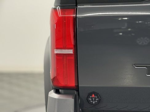Used 2025 Toyota Tacoma Trailhunter image 9