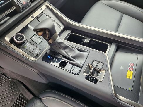 Used 2025 Lexus GX 550 AWD/4WD image 19