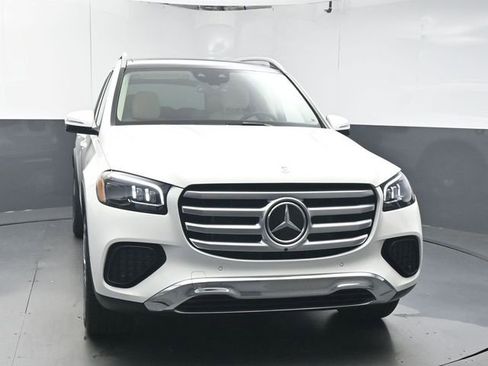 Used 2026 Mercedes-Benz GLS 450 4MATIC image 3