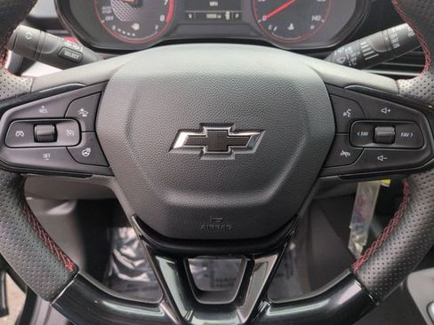 Used 2025 Chevrolet Trax RS w/ Driver Confidence Package image 11