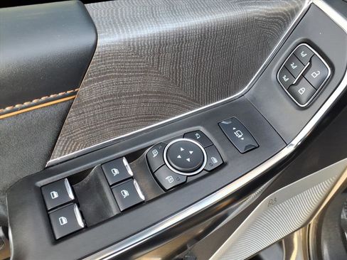 Used 2024 Ford F250 Platinum image 13