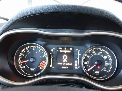 Used 2014 Jeep Cherokee Latitude image 31