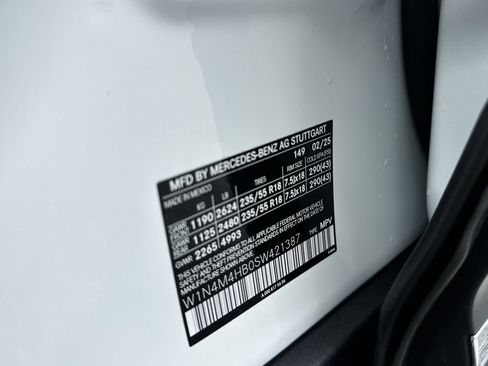 Certified 2025 Mercedes-Benz GLB 250 4MATIC image 34