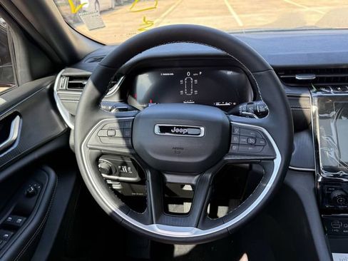 New 2025 Jeep Grand Cherokee L Altitude RWD image 21