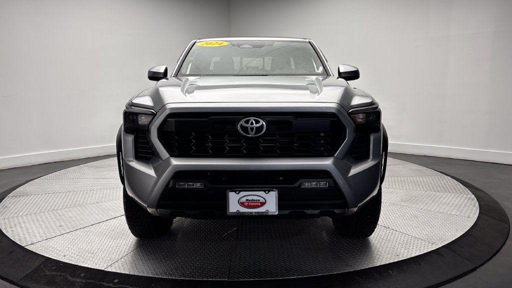 Used 2024 Toyota Tacoma TRD Off-Road w/ TRD Off Road Upgrade Package AWD/4WD image 43