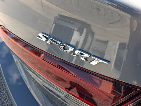 Used 2025 Honda Civic Sport image 9