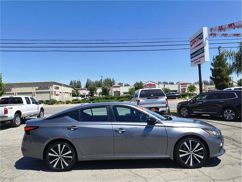 Used 2020 Nissan Altima 2.5 SR FWD image 4