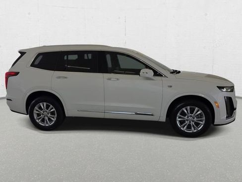 Certified 2022 Cadillac XT6 Luxury w/ LPO, Floor Liner Package image 4