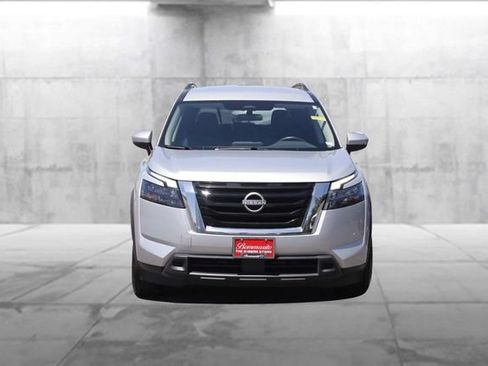 Certified 2025 Nissan Pathfinder SV AWD/4WD image 4