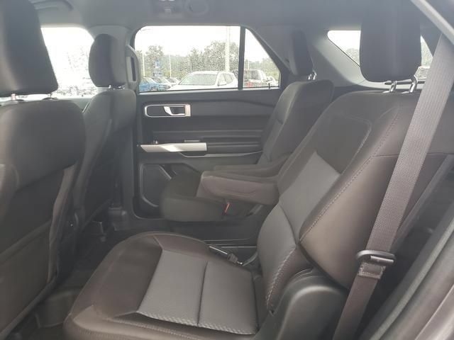 Used 2024 Ford Explorer XLT AWD/4WD image 14
