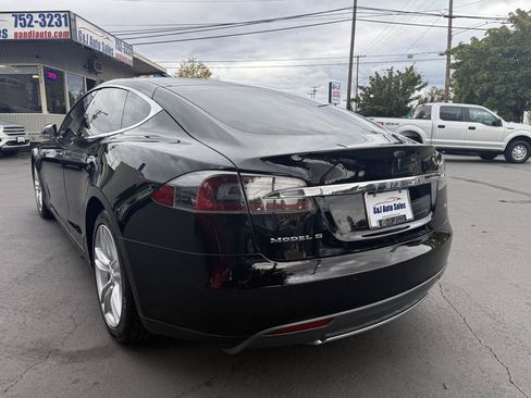 Used 2015 Tesla Model S 70 RWD image 9
