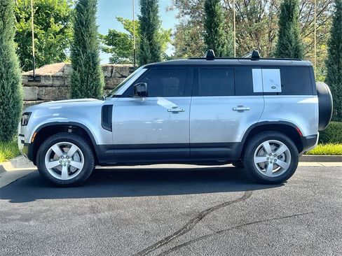 Used 2020 Land Rover Defender 110 First Edition image 2