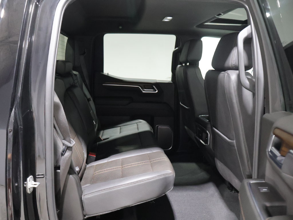 Used 2025 Chevrolet Silverado 1500 High Country w/ Midnight Edition AWD/4WD image 21