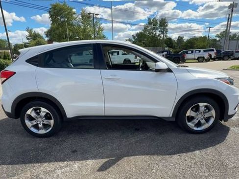Used 2022 Honda HR-V LX image 9