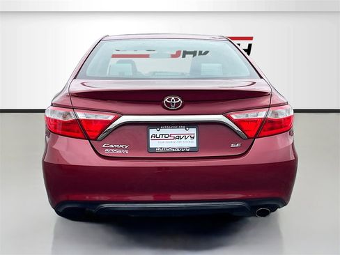 Used 2017 Toyota Camry SE image 6