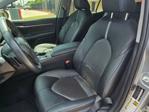 Used 2023 Toyota Camry XSE FWD image 9