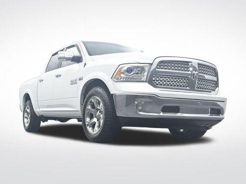 Used 2018 RAM 1500 Laramie image 31
