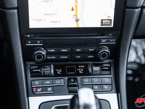 Used 2017 Porsche 911 Carrera image 18