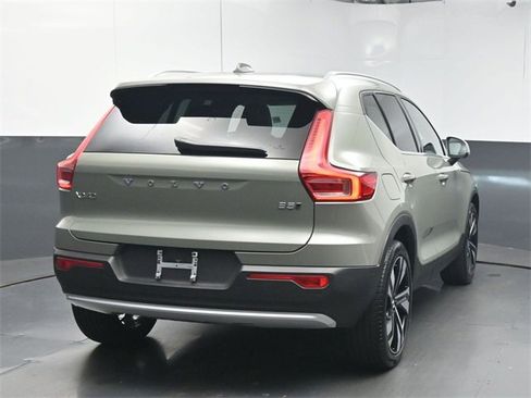 Used 2023 Volvo XC40 B5 Plus w/ Protection Package Premier image 7