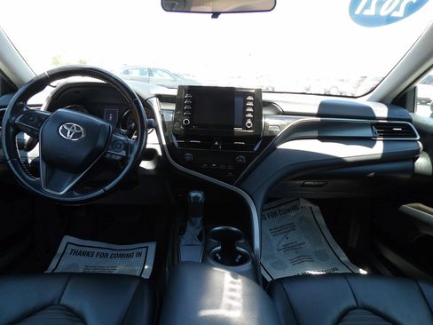 Used 2021 Toyota Camry SE FWD image 21