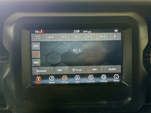 Used 2019 Jeep Wrangler Unlimited Sahara w/ Cold Weather Group image 14