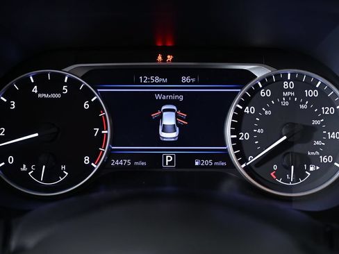 Certified 2024 Nissan Sentra SR FWD image 15
