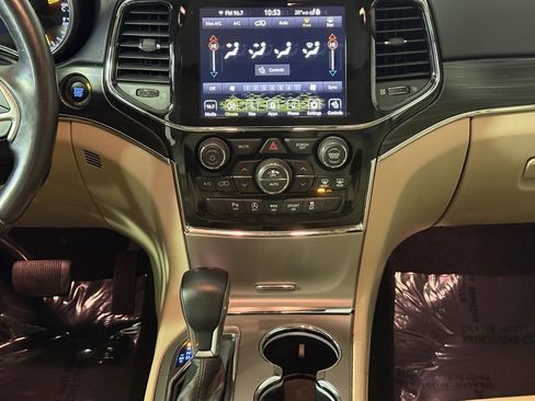 Used 2021 Jeep Grand Cherokee Limited image 35