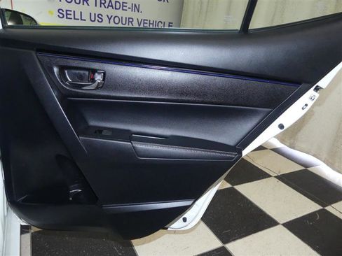 Used 2018 Toyota Corolla SE image 25