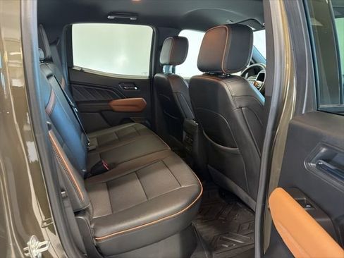 Used 2025 GMC Canyon AT4 w/ AT4 Premium Package image 38